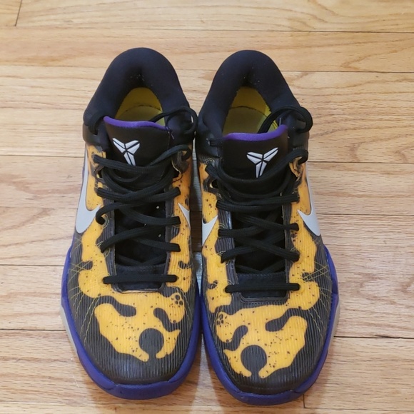kobe 7 poison dart frog lakers